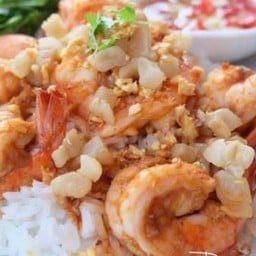 ข้าวกุ้งกระเทียมพริกไทย