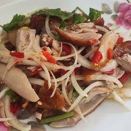 ยำไก่ทอด