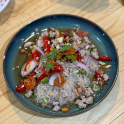 ยำวุ้นเส้นหมูยอแม่คำมุก