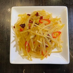 มันฝรั่งผัดซอสเปรี้ยว