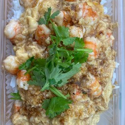 ข้าวไข่ข้นกุ้งกระเทียมพริกไทย