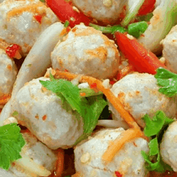 ยำลูกชิ้น