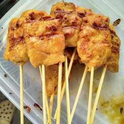 ชุดเซทหมูปิ้งไม้เล็ก10ไม้ข้าวเหนียว2ห่อ