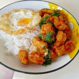 ข้าวกระเพราไก่กรอบ