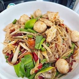 ตำก๋วยเตี๋ยวลูกชิ้น