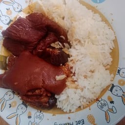 ข้าวขาหมูพะโล้น้ำแดง