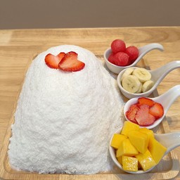 บิงซูผลไม้รวม (Mix Fruit Bingsu)