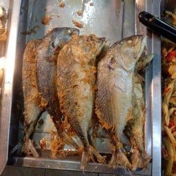 ปลาทูทอดตัวใหญ่