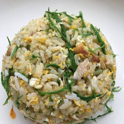 ข้าวผัดปลาทูชะอม