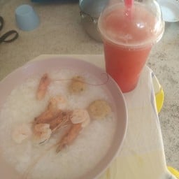 ข้าวต้มจ้อกุ้งใหญ่+น้ำสตอเบอร์รี่ปั่น1แก้ว