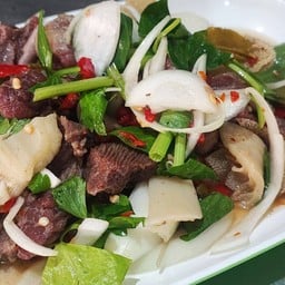 ยำเนื้อตุ๋น