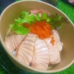 ข้าวหน้าแซลมอน