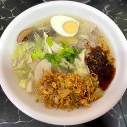 ก๋วยจั๊บญวน หมูสับ หมูยอ