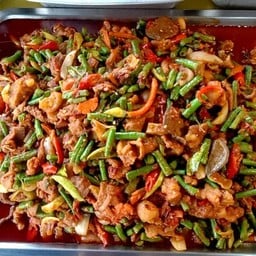 หมูผัดพริกแกง