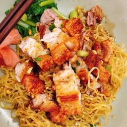 บะหมี่หมูกรอบ(แห้ง)