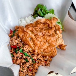 กะเพราเนื้อสับแอฟริกา+ไข่เจียว