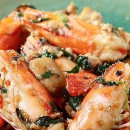 กะเพรากุ้ง กับข้าว