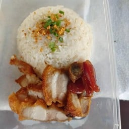 ข้าวหมูกรอบ