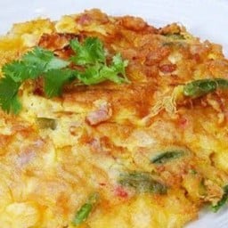 ไข่เจียวแหนม  ราดข้าว