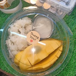 ข้าวเหนียวมะม่วง (Mango sticky rice) ปากซอยลาดพร้าว132
