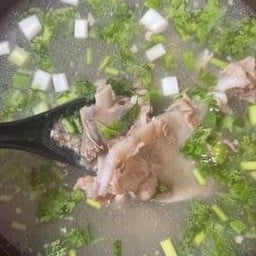 E4 ซุปเนื้อแกะ内蒙羊肉汤