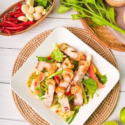 ยำหมูกรอบ