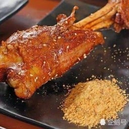 E1 ขาแกะย่าง รสเด็ด 美味烤羊腿