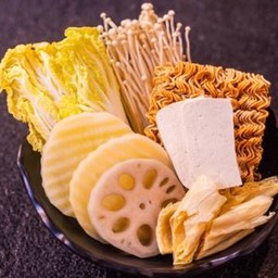 จานเล็ก เซ็ตผัก+เต้าหู้ รวมซุป 小份素菜套餐包括汤底