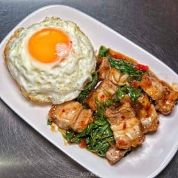 ร้านข้าวไก่ทอด โคตรกรอบ