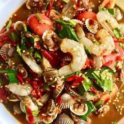 ยำหอยแครงกุ้งสด