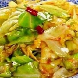 D9 ผัดกะหล่ำปลีน้ำปลา爆炒包菜