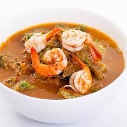 แกงส้มกุ้งชะอมไข่