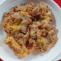 กับข้าว ไข่เจียวหมูกรอบ+พริกสด