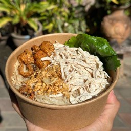 เส้นหมี่ไก่ฉีก มฟล. by หมีไก่ฉีก - ซอย8 ฟ้าไทย