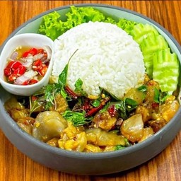 ข้าวผัดกระเพราเอ็นใส(เนื้อ) (ร้านได้จากไลน์แมน70฿)