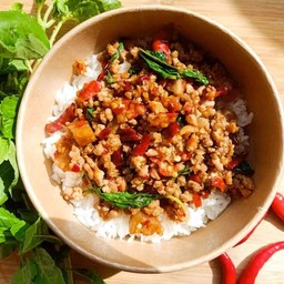 กะเพราหมูสับ (ราดข้าว)