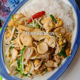 ผัดถั่วงอกเต้าหู้ทอดใส่ไข่(ราดข้าว)