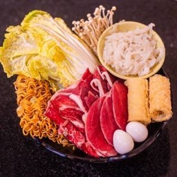 จานใหญ่ เซ็ตเนื้อ รวมซุป 大份牛肉套餐包括汤底