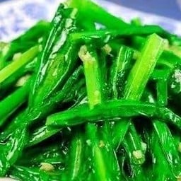 D10 ผัดผักสลัดคลอส炒油麦菜