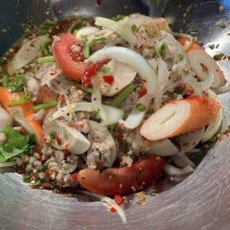 ยำบุฟเฟต์ เจ้แอ๊ม (เจ๊แอ๊ม  ยำลูกชิ้น)