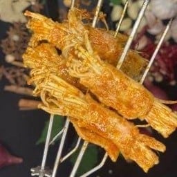 H8 เบคอนพันเห็ดเข็มทองย่าง烤培根金针菇