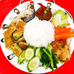 ข้าวน้ำพริกปลาร้าสับผัดสุก