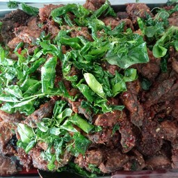 ปลาดุกผัดพริกแกง