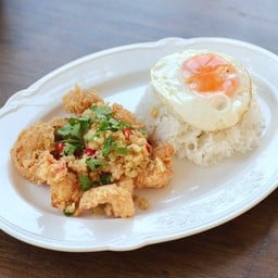 ข้าวกุ้งคั่วพริกเกลือ