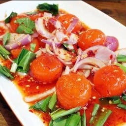 ยำไข่แดงเค็ม