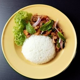 ข้าวยำไก่แซ่บ