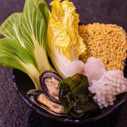 จานเล็ก เซ็ตทะเล รวมซุป 小份海鲜套餐包括汤底