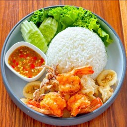 ข้าวทะเลชุดแป้งทอด+น้ำจิ้มซีฟู้ด