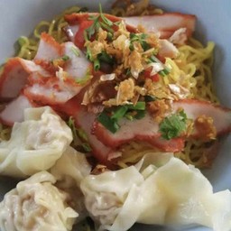 บะหมี่แห้งเกี๊ยวหมูแดง
