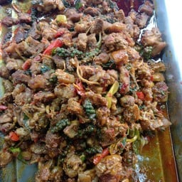 ผัดเผ็ดหมูป่า